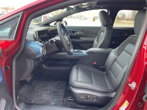 Used 2024 Chevrolet Equinox EV LT image 8