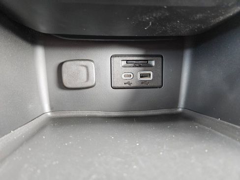 Used 2021 GMC Acadia SLT image 29