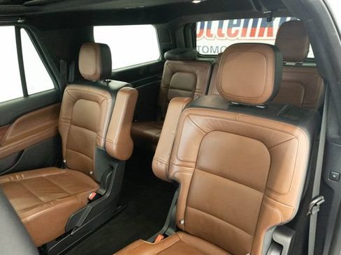 Used 2022 Lincoln Navigator Reserve AWD/4WD image 25