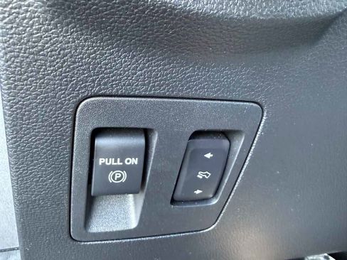 Used 2019 Ford F150 Lariat w/ Equipment Group 502A Luxury AWD/4WD image 29