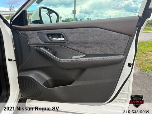 Used 2021 Nissan Rogue SV AWD/4WD image 34
