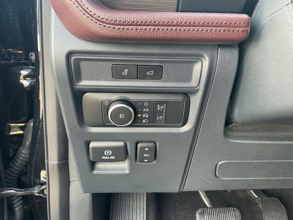 Used 2022 Ford Expedition Max Limited AWD/4WD image 15