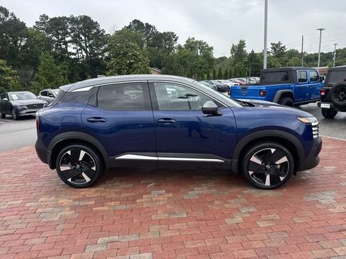 Used 2025 Nissan Kicks SR FWD image 37