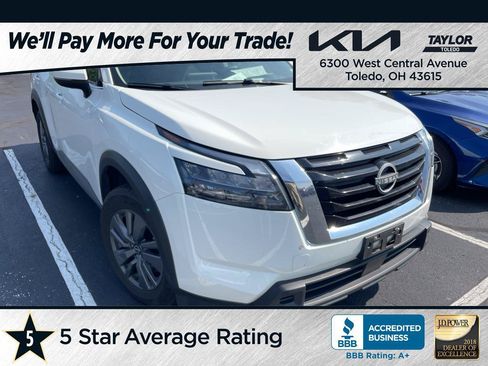 Used 2025 Nissan Pathfinder SV AWD/4WD image 1