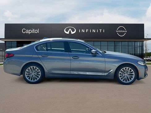Used 2022 BMW 530i w/ Premium Package image 4