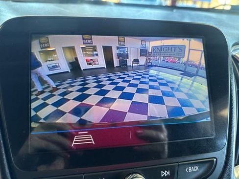 Used 2020 Chevrolet Malibu LT image 16