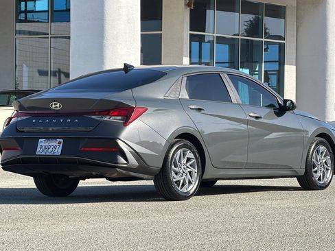 Used 2024 Hyundai Elantra SEL FWD image 4