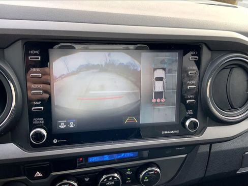 Used 2023 Toyota Tacoma TRD Sport image 28