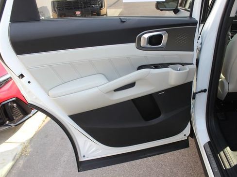 Used 2023 Kia Sorento SX Prestige AWD/4WD image 25