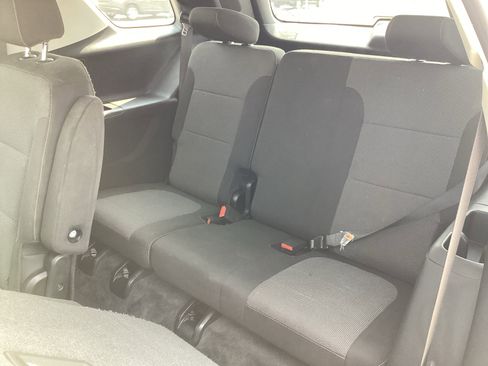 Used 2020 Chevrolet Traverse LT image 39