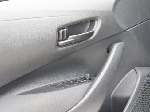 Used 2025 Toyota Corolla LE image 21