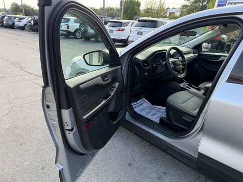 Used 2022 Ford Escape S AWD/4WD image 13