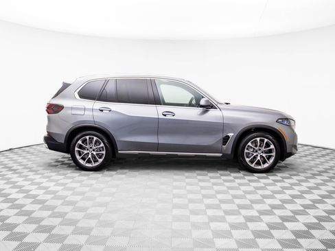 New 2026 BMW X5 xDrive50e w/ Executive Package image 7