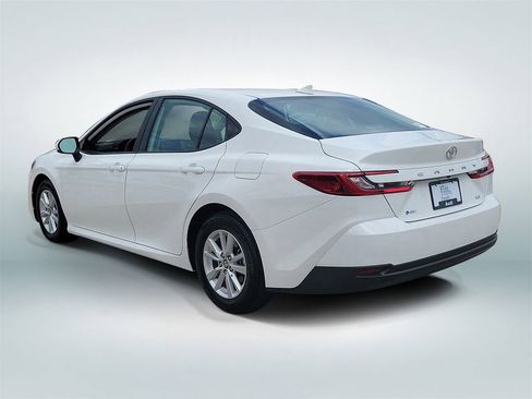 Used 2025 Toyota Camry LE FWD image 4