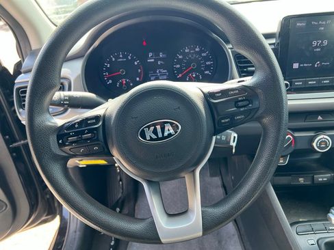 Used 2021 Kia Rio S FWD image 5