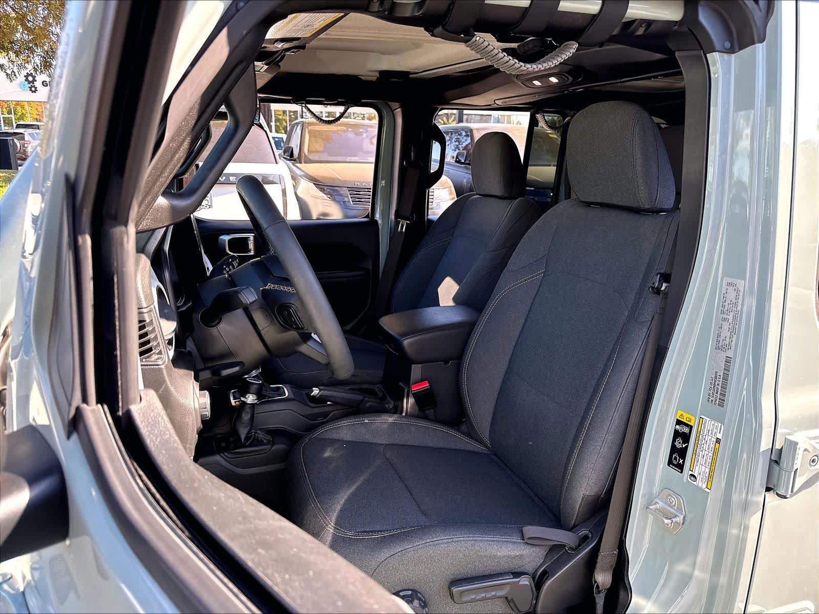 Used 2024 Jeep Wrangler Unlimited Sport AWD/4WD image 25