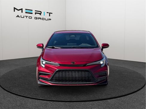 Used 2023 Toyota Corolla SE image 3