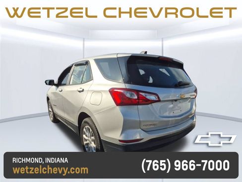 Used 2020 Chevrolet Equinox LS AWD/4WD image 2