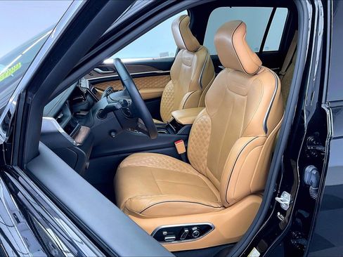 Used 2022 Jeep Grand Cherokee Summit w/ Advanced Protech Group IV image 17