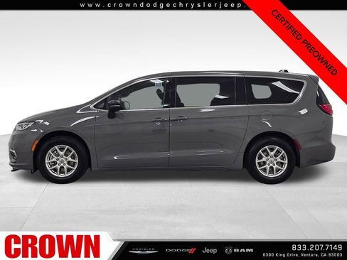 Used 2025 Chrysler Pacifica Select FWD image 4