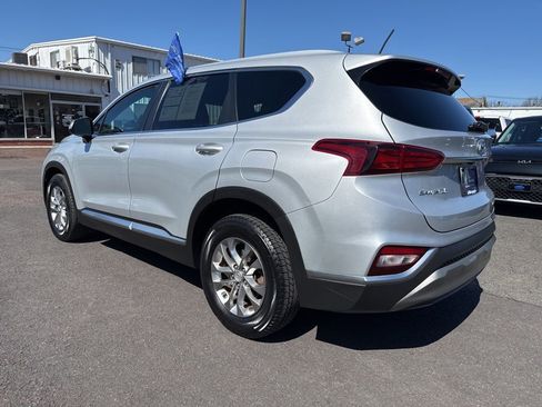 Used 2020 Hyundai Santa Fe SE image 6