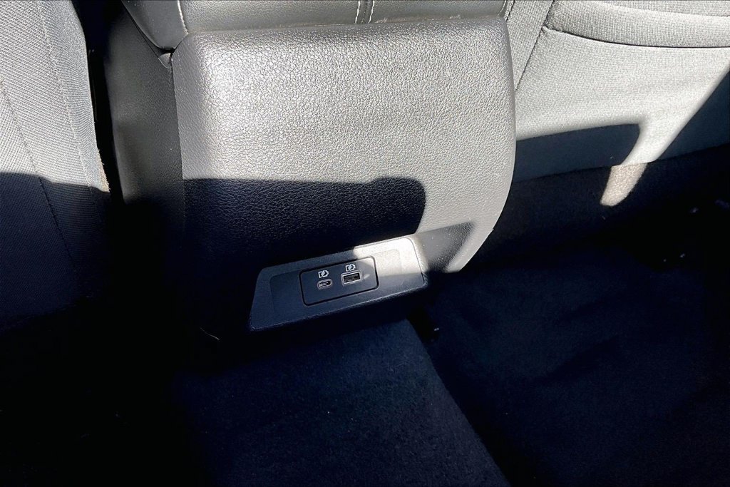 Used 2025 Nissan Altima 2.5 SV FWD image 10