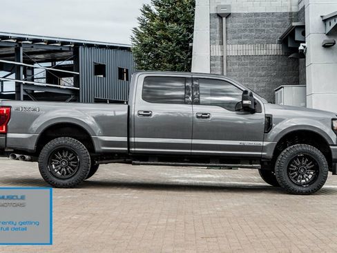 Used 2022 Ford F250 Lariat w/ Black Appearance Package image 5