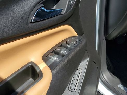 Used 2020 Chevrolet Equinox Premier image 19