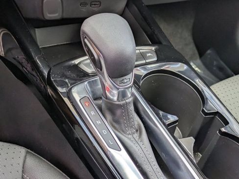 Used 2025 Chevrolet Trax LT w/ LT Convenience Package image 19