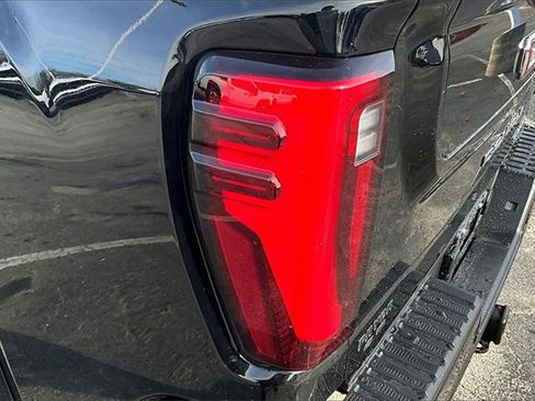 Used 2025 GMC Sierra 2500 Denali w/ Denali Reserve Package image 24