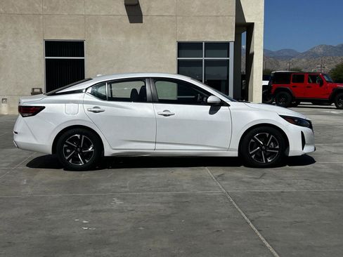 Used 2024 Nissan Sentra SV FWD image 8