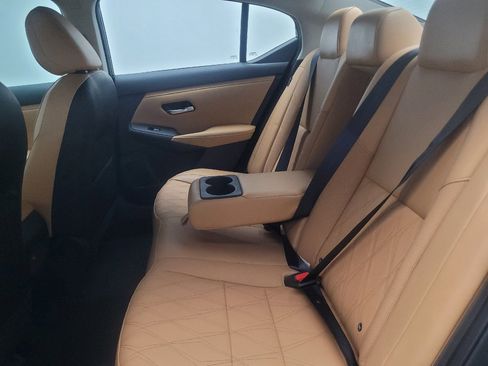 Used 2021 Nissan Sentra SV w/ SV Premium Package FWD image 18