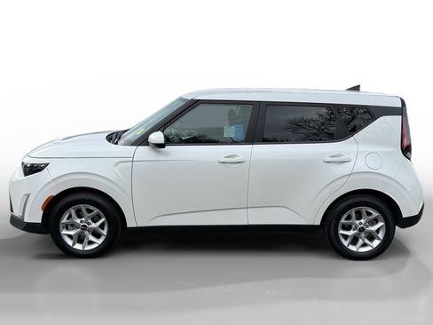 Used 2024 Kia Soul LX w/ Option Group 015 image 2
