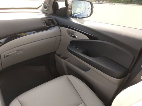 Used 2020 Honda Pilot Touring image 16