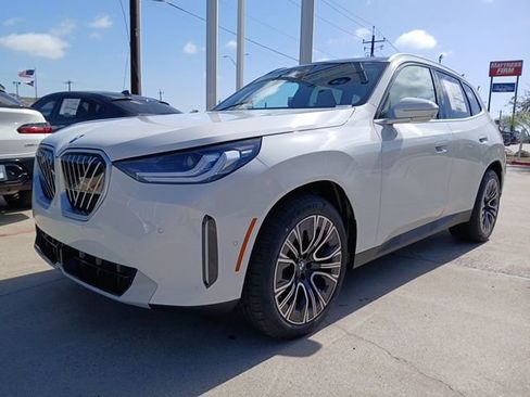 New 2025 BMW X3 xDrive30i w/ Premium Package AWD/4WD image 3