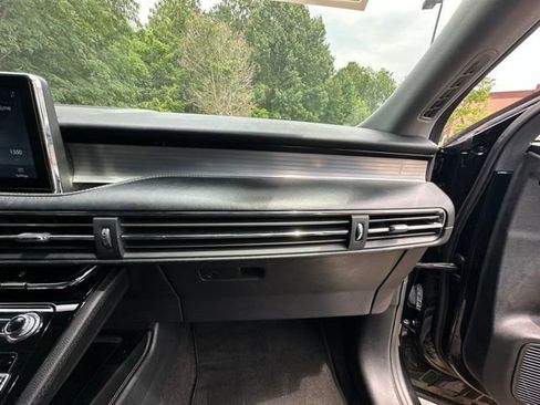 Used 2020 Lincoln Corsair FWD w/ Premium Package image 16