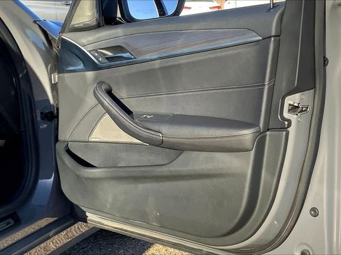 Used 2022 BMW 530i xDrive image 22