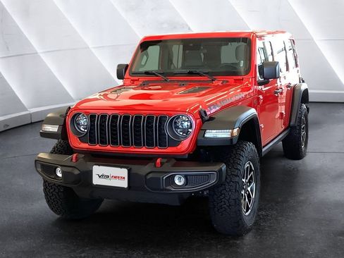 Used 2025 Jeep Wrangler Unlimited Rubicon image 3