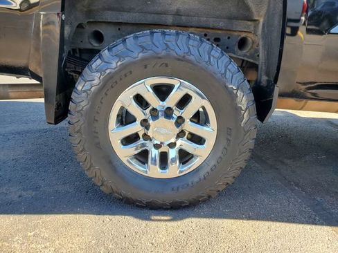 Used 2019 Chevrolet Silverado 2500 LTZ AWD/4WD image 9
