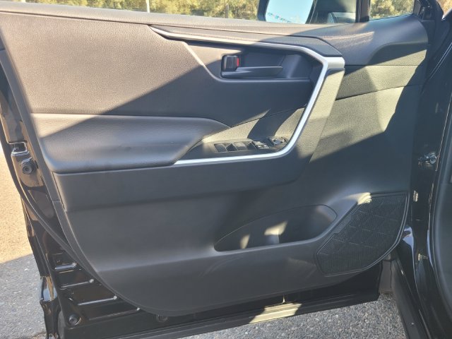 Used 2025 Toyota RAV4 LE FWD image 16