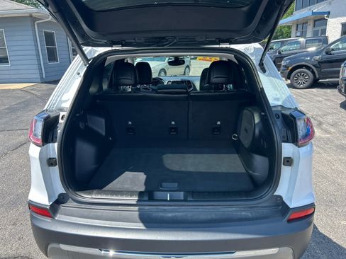 Used 2022 Jeep Cherokee Limited image 24