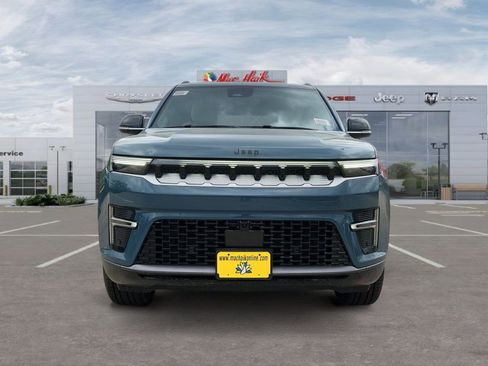 New 2026 Jeep Grand Wagoneer 2WD image 8