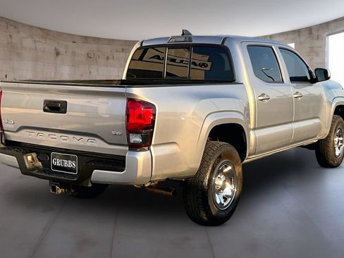 Used 2022 Toyota Tacoma SR AWD/4WD image 2