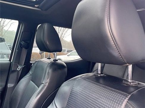 Used 2020 Toyota Tacoma SR image 7