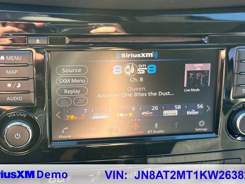 Used 2019 Nissan Rogue SV w/ Premium Package FWD image 28