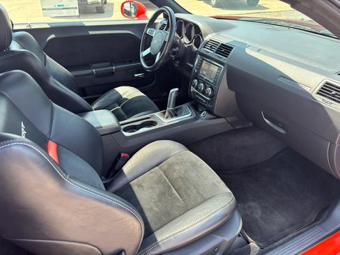 Used 2009 Dodge Challenger SRT8 w/ SRT Option Group II RWD image 18