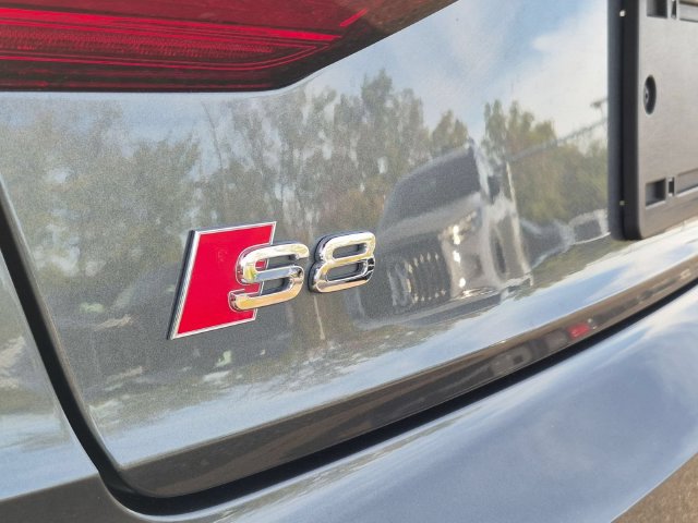 Used 2021 Audi S8 L w/ S8 Executive Package AWD/4WD image 10