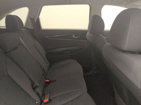 Used 2020 Kia Sorento LX FWD image 19