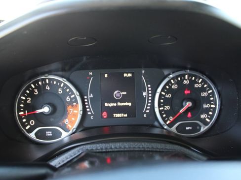 Used 2018 Jeep Renegade Altitude FWD image 22