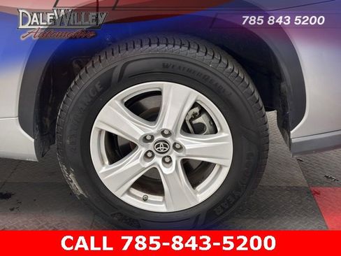 Used 2023 Toyota Highlander LE image 22